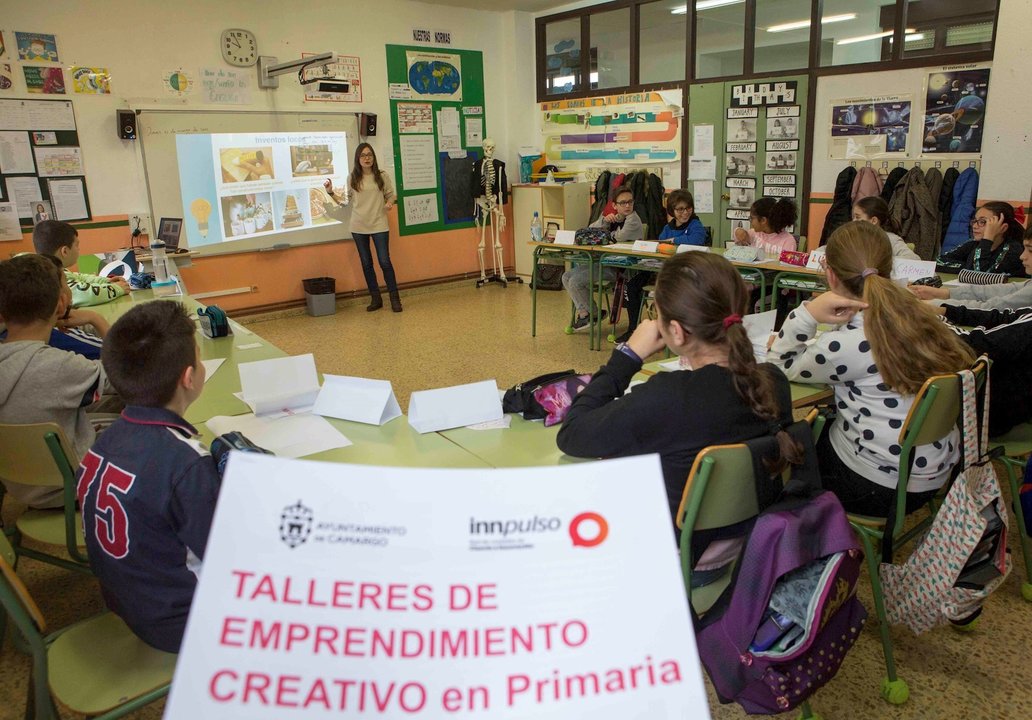El Ayuntamiento de Camargo organiza talleres de emprendimiento creativo para alumnos de Primaria